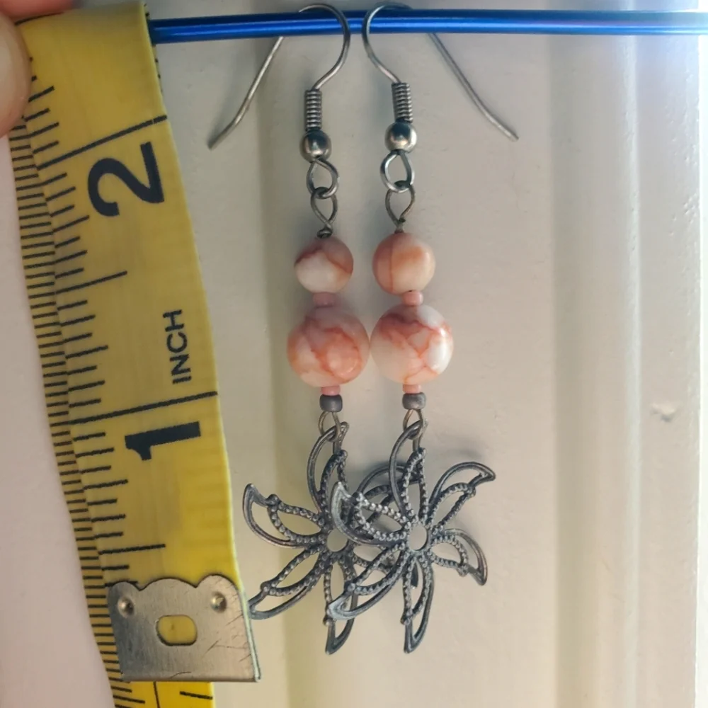 Marbled two-tone pink bead flower/pinwheel dangle earrings